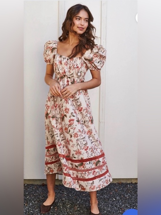 Mi Golondrina Dresses & Skirts - Mi Golondrina Blush Pink Floral Puff-Sleeve Midi Dress Elena crema coral SZ M